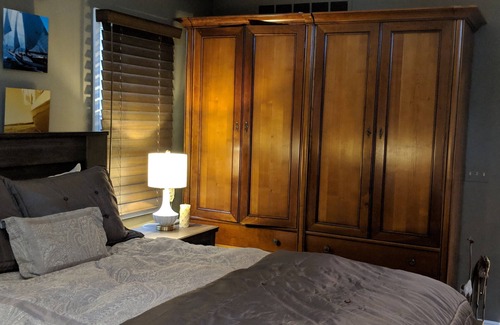 Grosse Pointe House | Grosse Pointe Luxury Suite, Private Ground-Level Retreat Near Detroit