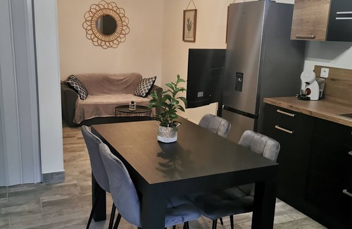 Mercues Apartment | Ground-floor apartment in a residential house