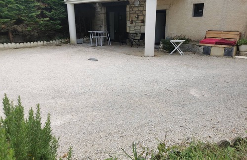 Mercues Apartment | Ground-floor apartment in a residential house