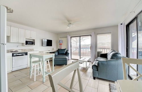 Lake of the Ozarks Condo | GROUND LEVEL Walk right out and nPOOL DOCKS Corner unit see 180 degree