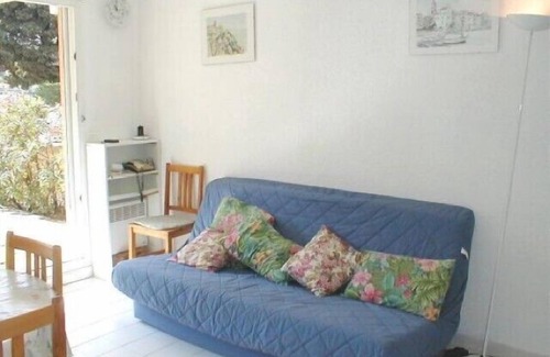 Cavaliere Apartment | Groundfloor apartment with southfacing terrace near the shops and beach