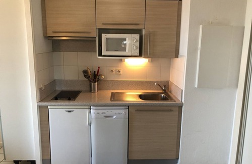 Guethary Apartment | Guéthary: Charmant Appartement avec Terrasse et Accès Piscine, à Proximité de la Plage et du Centre