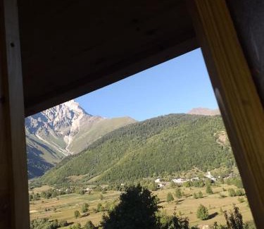 Mazeri House | Guest House Murkvam