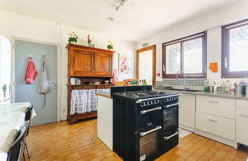 Genouille Bed & Breakfast | Guest Room "Rubis" with Private Garden, Wi-Fi and Air Conditioning