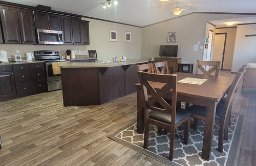 Stettler House | Guest suite in town-2 bedrooms/private kitchen