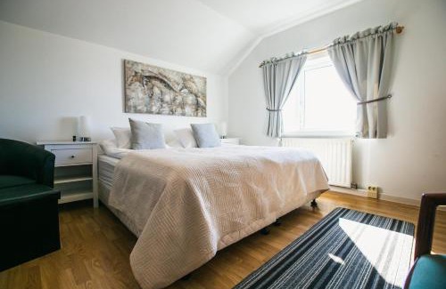 Thorshofn House | Guesthouse Lyngholt