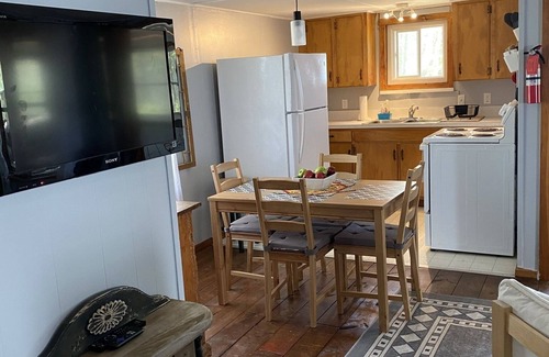 Douglas Cottage | Guesthouse on a Lake