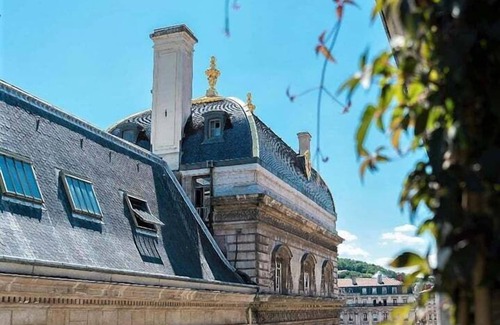 Griffon - Royale Apartment | GuestReady - Bright nest with great views of Lyon