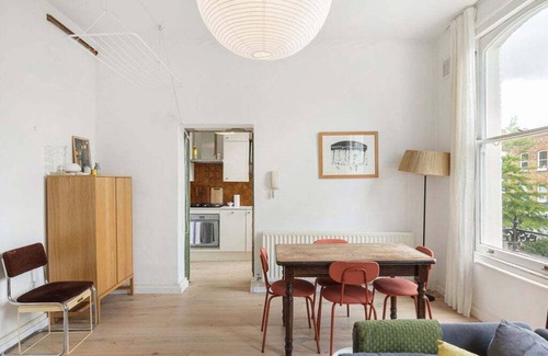 Mildmay Apartment | GuestReady Essential - Tranquil home in London