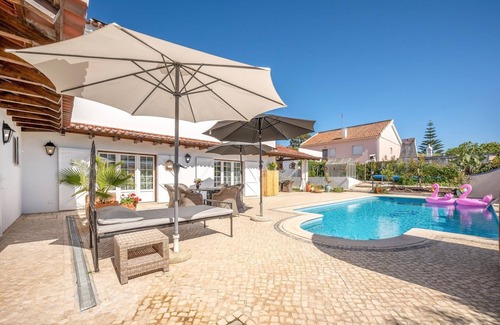 Lagoa de Albufeira Apartment | GuestReady - Gorgeous Villa near the Lagoon