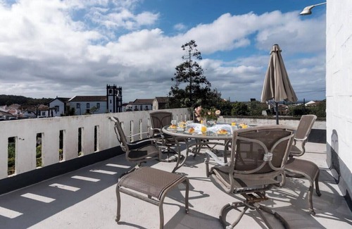 Livramento House | GuestReady - Quinta do Solar perfect for families