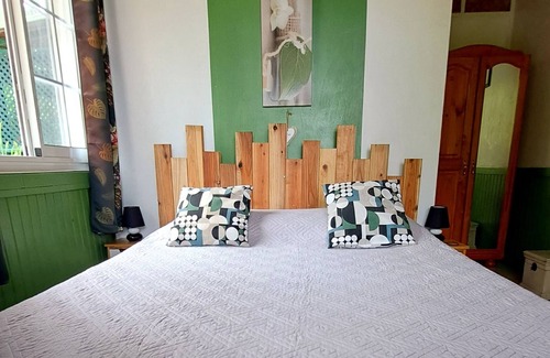 Les Avirons Bed & Breakfast | Guestrooms in Les Avirons - Authentic Creole Stay