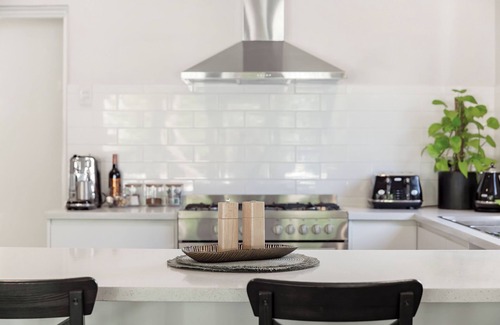 Guildford House | Guildford Cottage by Swan BnB Management