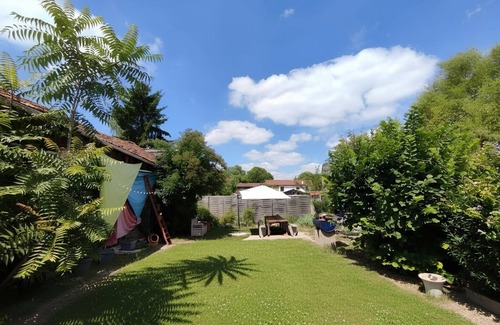 Chalons-en-Champagne Apartment | Guitar Studio - Music in Champagne