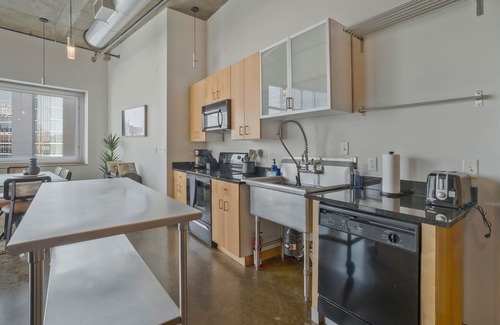 The Gulch Condo | Gulch Vibes: Modern 2BR Loft