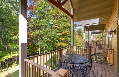 Lake Shore House | Gull Lake All-Season Getaway with Private Deck