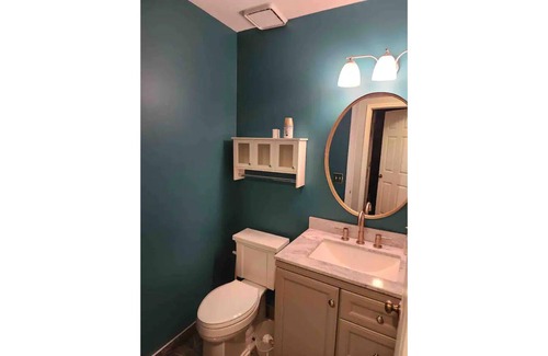 Gurnee House | Gurnee Cozy Single Family Home