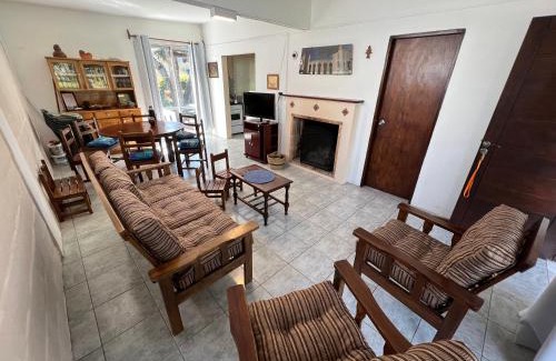 Colonia House | GUSMAR - Hermosa y confortable casa a pasos de la playa.