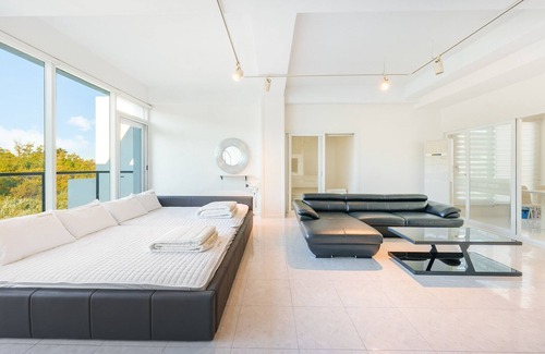 Gyeongju House | Gyeongju Lineview Poolvilla