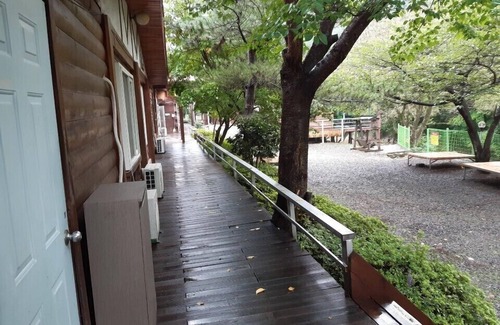 Gyeongju House | Gyeongju Log Cabin