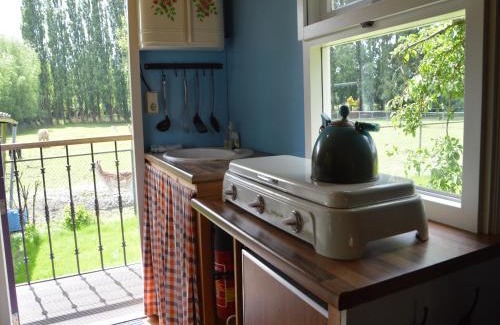 Municipality of Bergen op Zoom House | Gypsy Caravan in Weideblick with Farm Animals