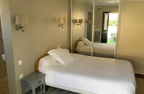 Eugenie-les-Bains Apartment | Hôtel Chez Léonie - Chez Mamie Canne