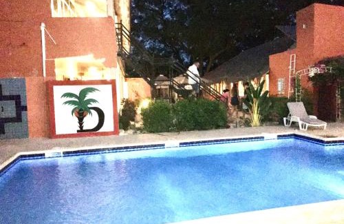 Toubakouta Bed & Breakfast | HÔTEL LE DJIOSFALA miroir de la Terranga