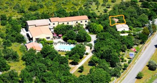 Lavilledieu Hotel | Hôtel Les Persèdes