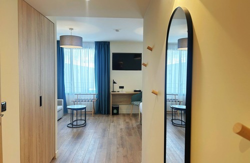 Louis Bertrand-Mirabeau-Semard Hotel | Hôtel Oden Paris Ivry