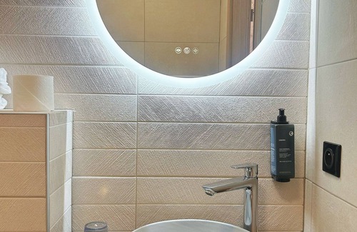 Louis Bertrand-Mirabeau-Semard Hotel | Hôtel Oden Paris Ivry