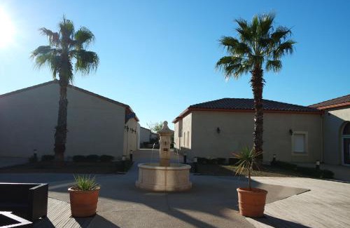 Gallargues-le-Montueux Hotel | Hôtel Restaurant Les Jasses de Camargue