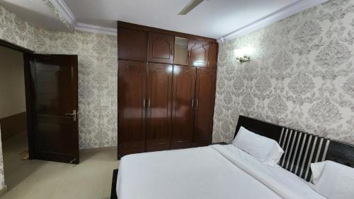 East of Kailash Bed & Breakfast | H D stay