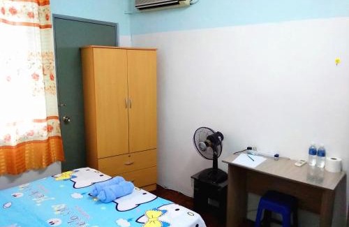Sibu House | H Homestay Sibu - 1000Mbps 1Gbps Wifi, Astro & Auto Gate Parking Semi Detached House!