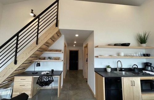 Mount Sterling House | H&M Retreats/Cabin 4/Hermann, MO