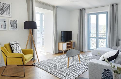 Hondarribia Historic Center Apartment | H SUITE3A by Smiling Rentals