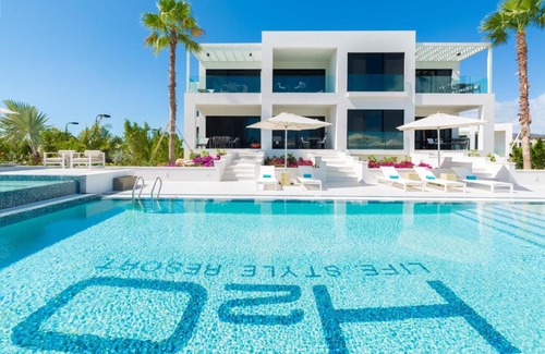 Long Bay Resort | H2O life style resort