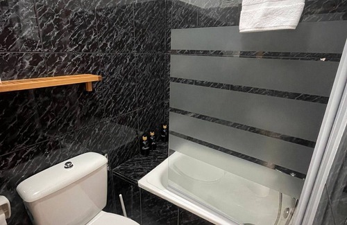 Arganda del Rey Hotel | Habitación Doble Interna con dos Camas Individuales, Baño Privado