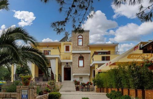 Pridraga Apartment | Hablando apartments-70m from the sea