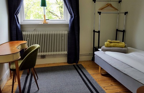 Orebro Bed & Breakfast | Hagbackens Gård Bed & Breakfast