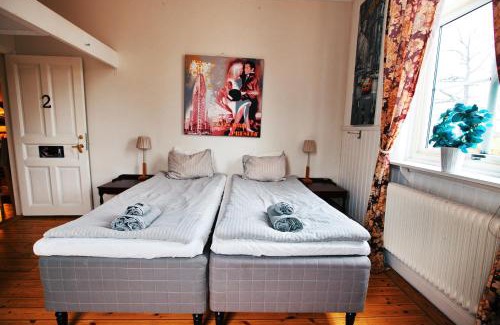 Orebro Bed & Breakfast | HagbackensGård Bed&Breakfast