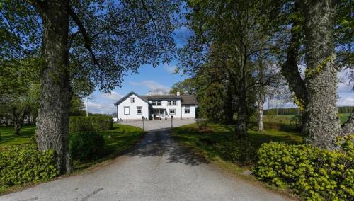 Orebro Bed & Breakfast | HagbackensGård Bed&Breakfast
