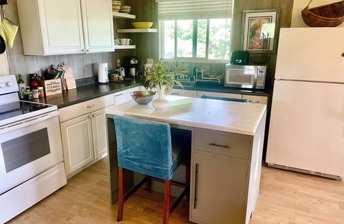 Naalehu Apartment | Halawai Haven, a Stylish Peaceful Retreat by Green Sands Beach