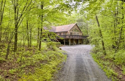Great Barrington Cabin | Half Moon by AvantStay | 4BR Cabin w/Large Deck & Yard