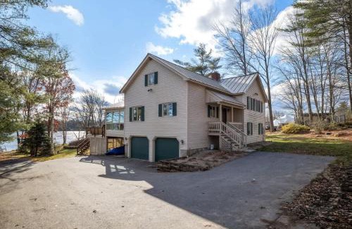 Alton House | Halfmoon Lake 3BR Home w Game Room Deck Dock