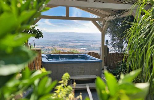 Rosh Pinna House | Hameiri Estate