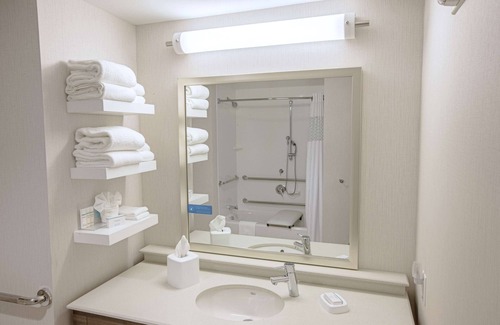 Amesbury Hotel | Hampton Inn by Hilton Amesbury