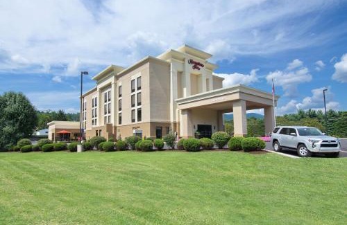 Covington Hotel | Hampton Inn Covington VA