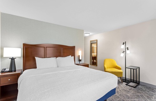 DeKalb Hotel | Hampton Inn DeKalb, IL