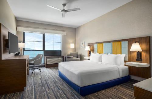 Kahului Hotel | Hampton Inn & Suites Maui North Shore