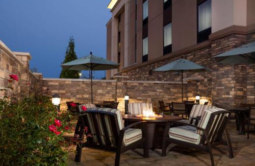 Niles Hotel | Hampton Inn & Suites Niles/Warren, OH